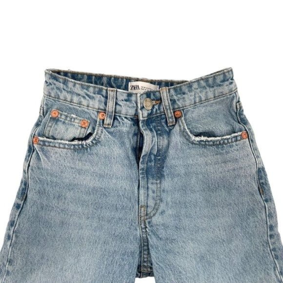 ZARA High Rise Straight Leg Jeans Raw Hem Light Wash Denim Button Fly size 0 - Picture 2 of 9